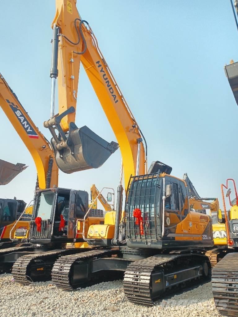 Hyundai 220 Midi excavators  7t - 12t