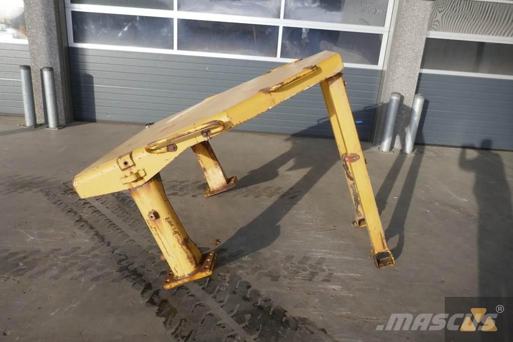 CAT D8N O-rops cab Cabins and interior