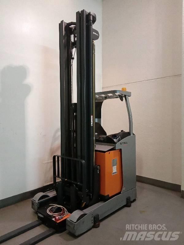 Still FMX 17 Reach truck