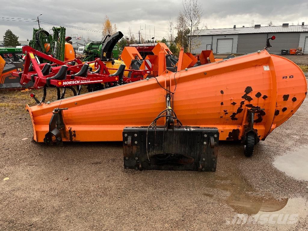 FMG 390 Snow blades and plows
