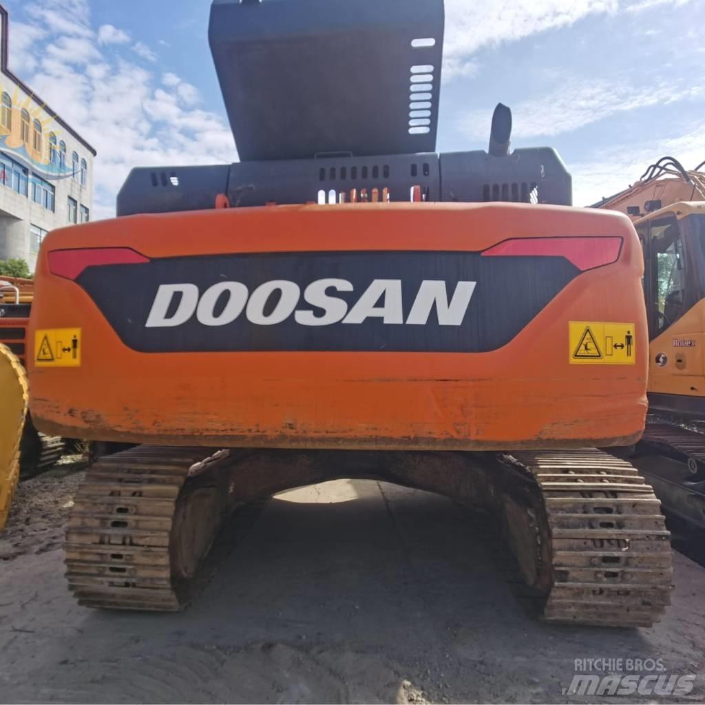 Doosan DX 300 LC Crawler excavators
