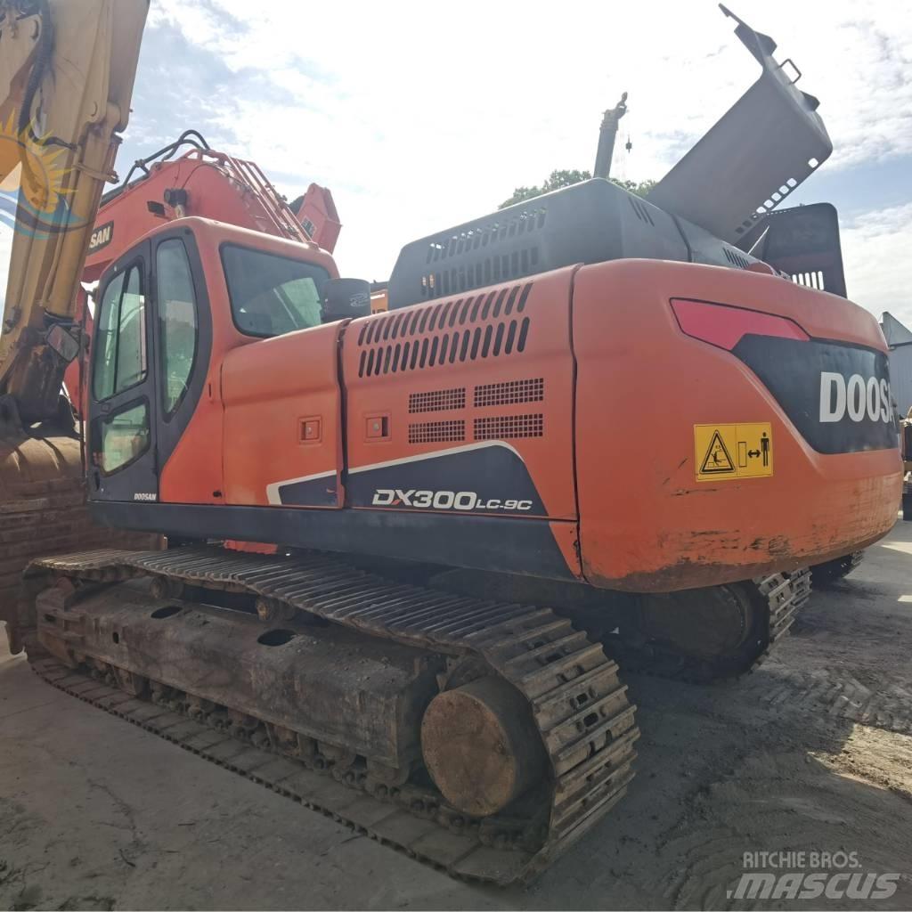 Doosan DX 300 LC Crawler excavators