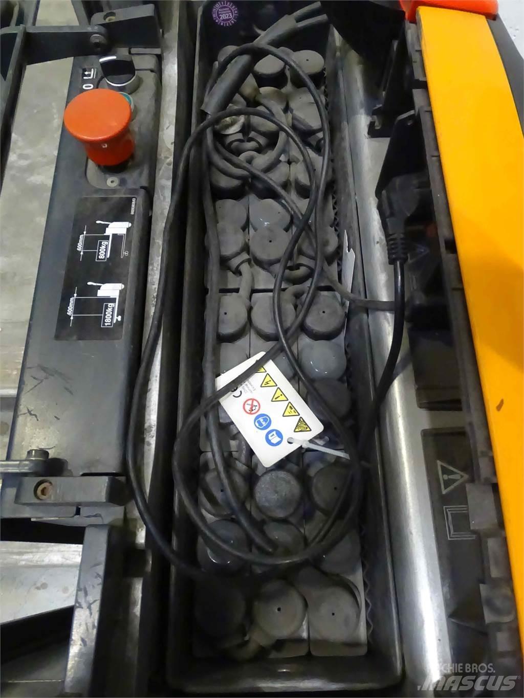 Still EXU-H18 Pedestrian stacker