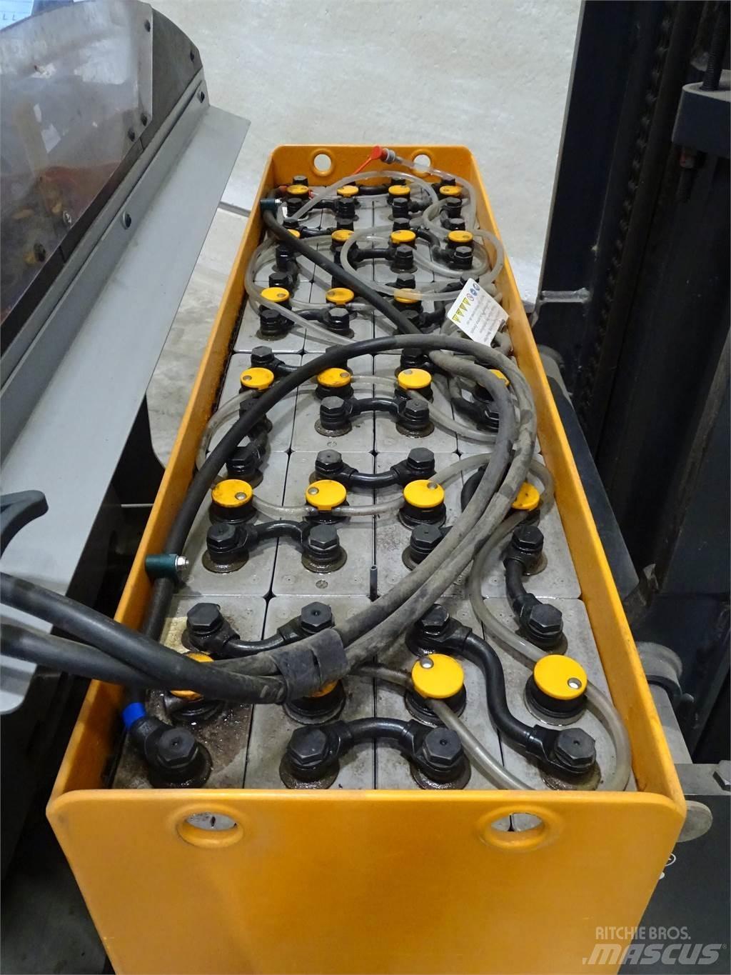 Still FM-X12 Reach truck