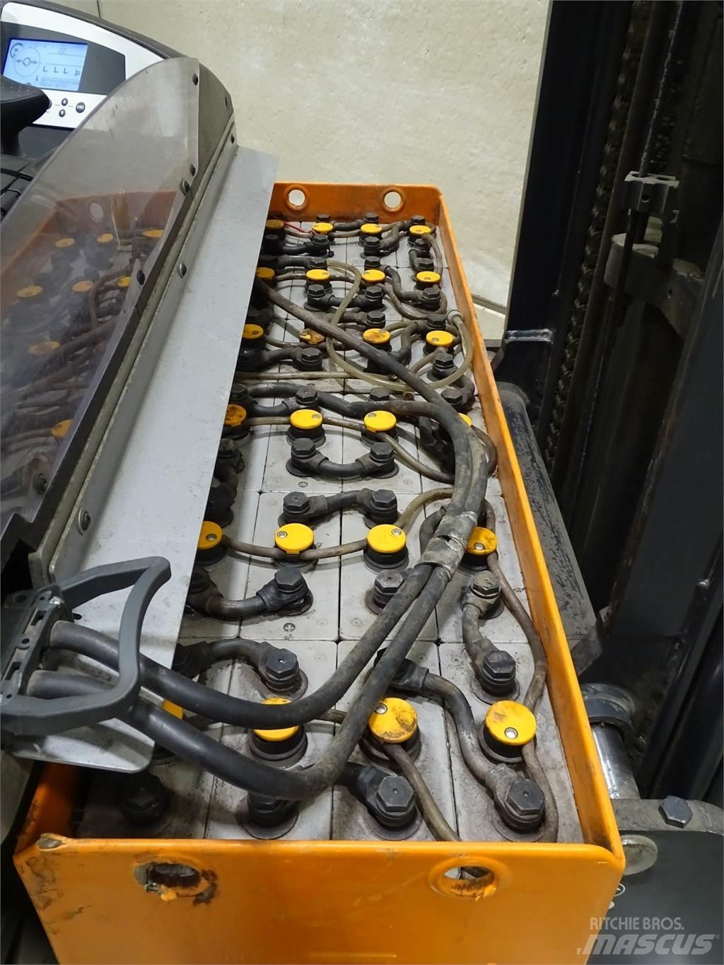 Still FM-X12 Reach truck