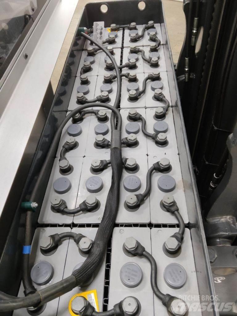 Still FM-X14 Reach truck