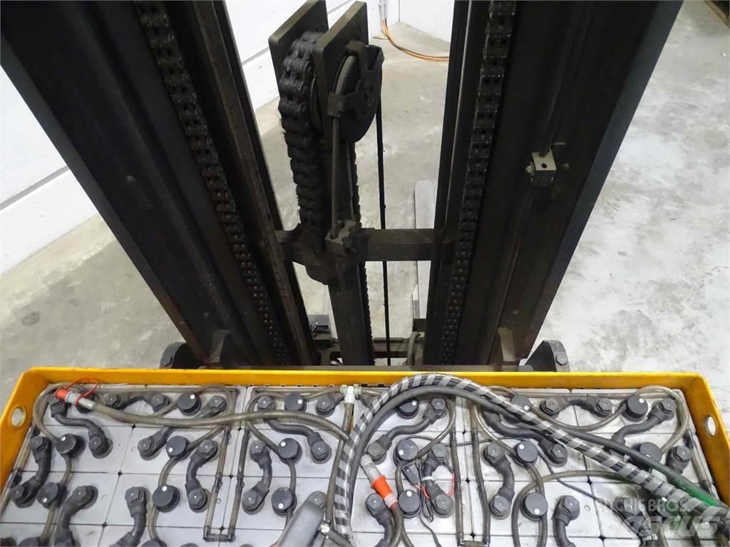 Still FM-X14 Reach truck