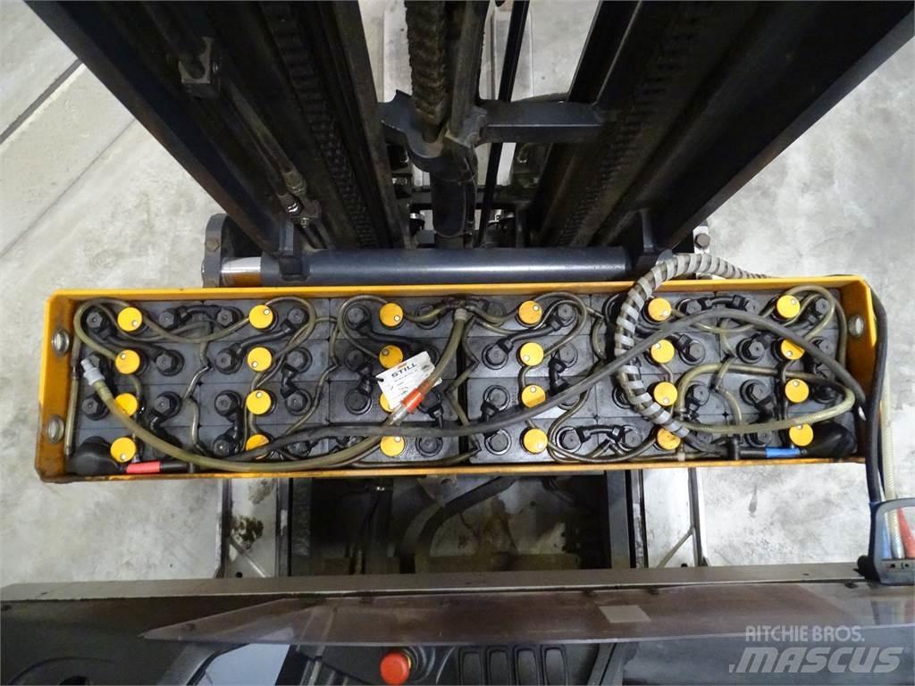 Still FM-X14 Reach truck