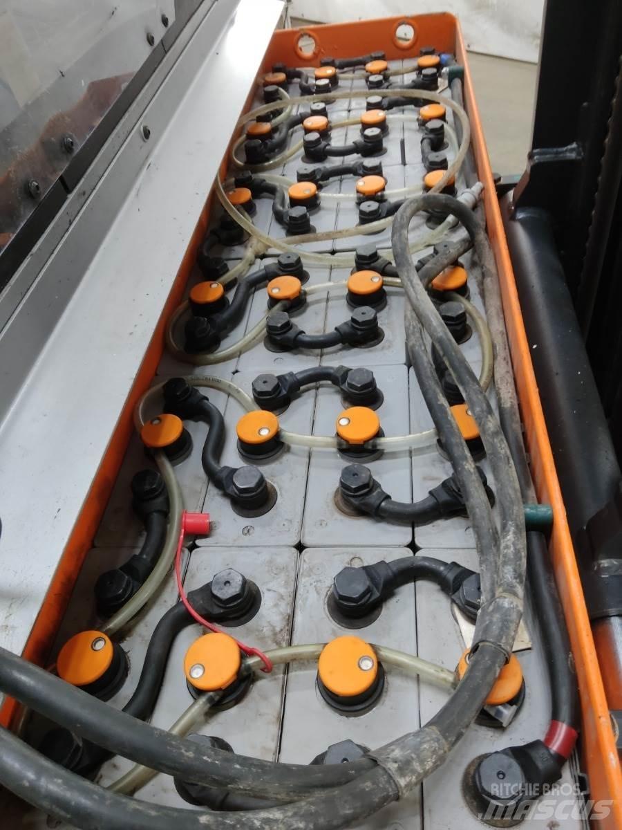 Still FM-X14 Reach truck