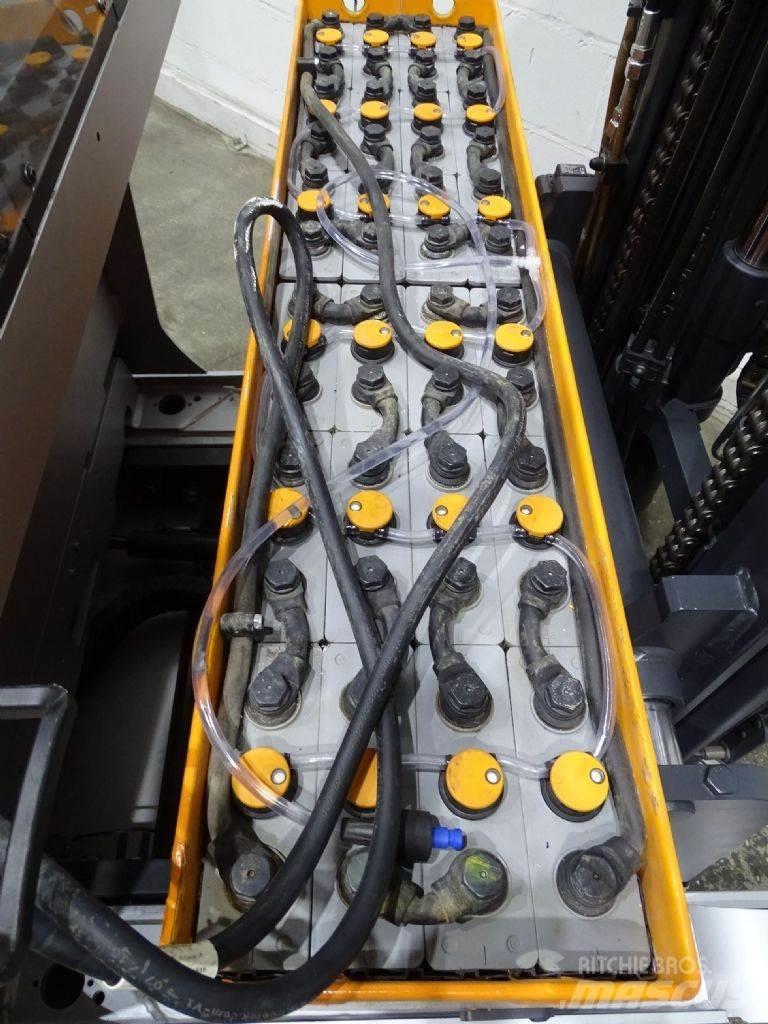 Still FM-X17 Reach truck