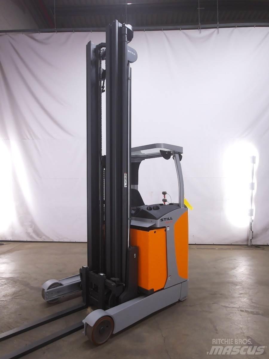 Still FM-X17 Reach truck