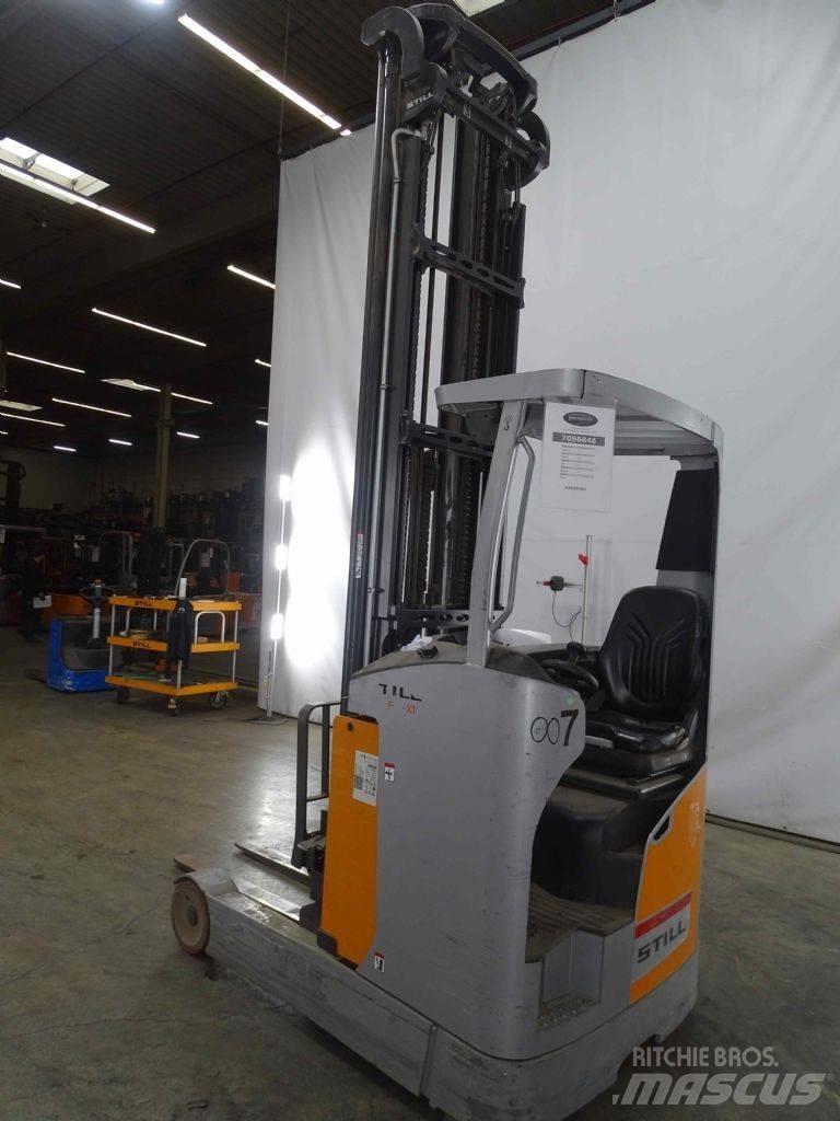 Still FM-X17 Reach truck