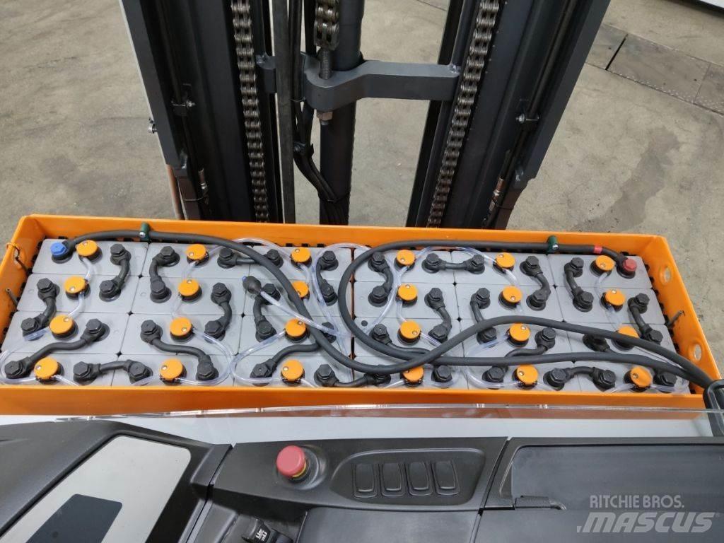 Still FM-X17 Reach truck