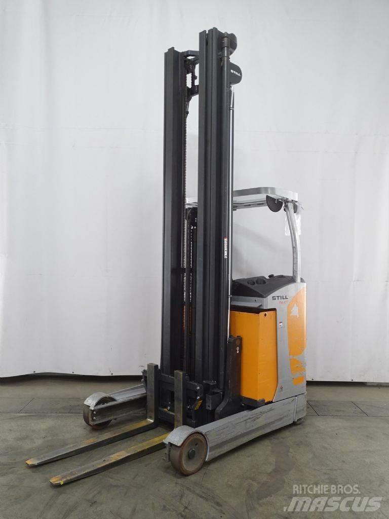 Still FM-X17 Reach truck