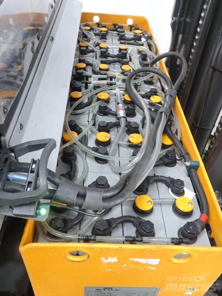 Still FM-X17 Reach truck