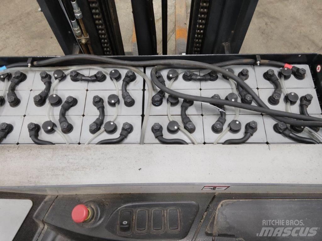 Still FM-X17 Reach truck