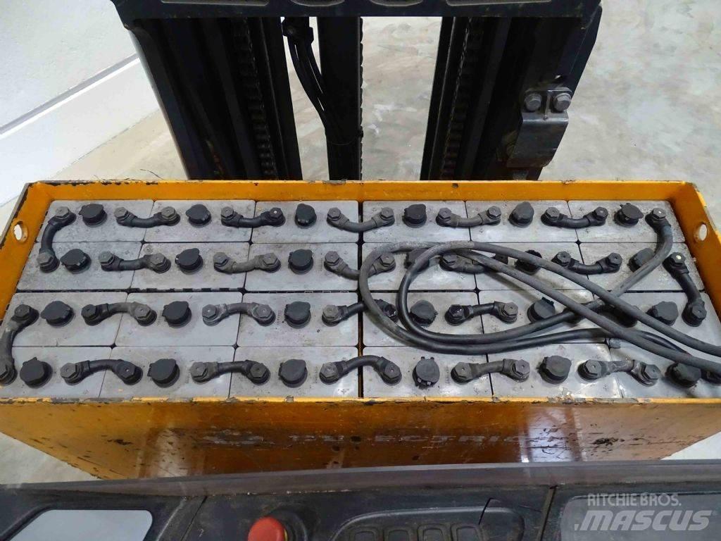 Still FM-X17 Reach truck