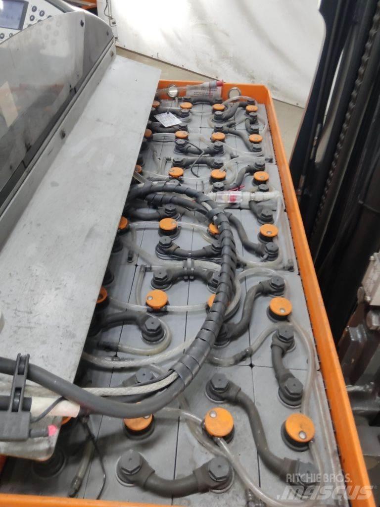 Still FM-X17 Reach truck