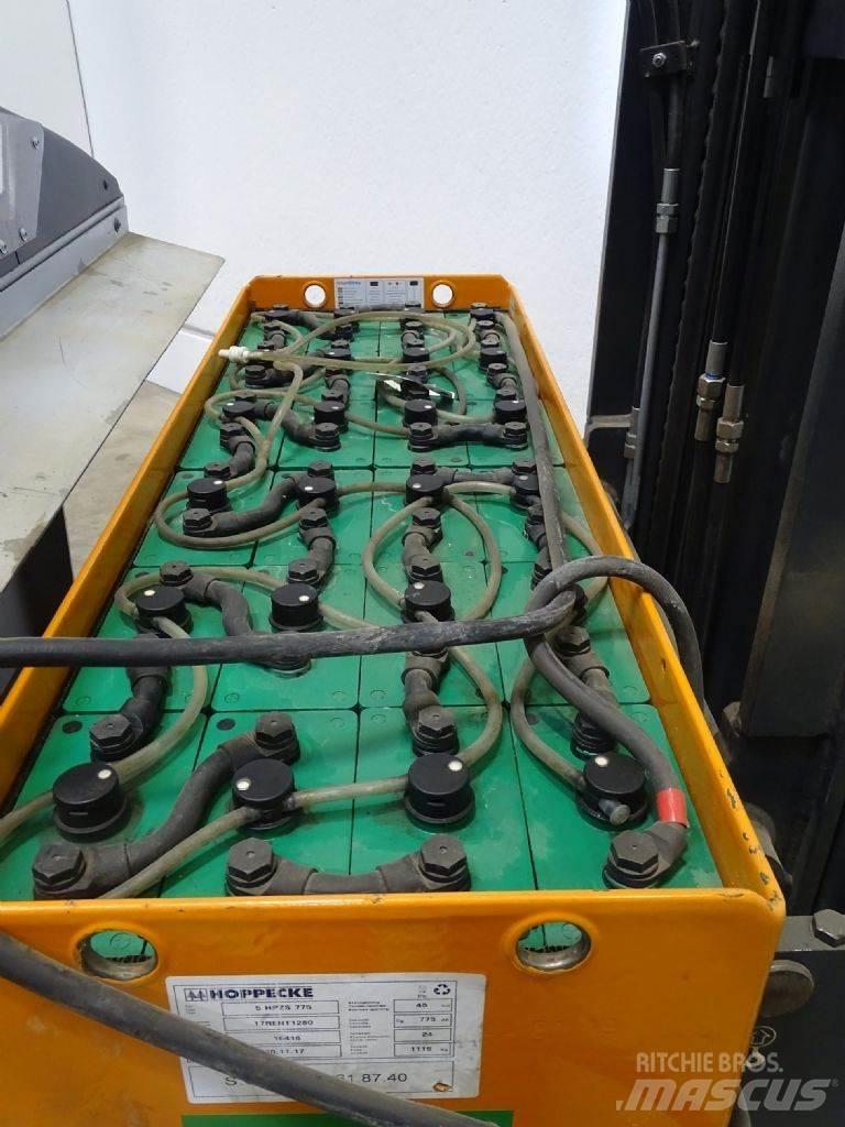 Still FM-X17 Reach truck