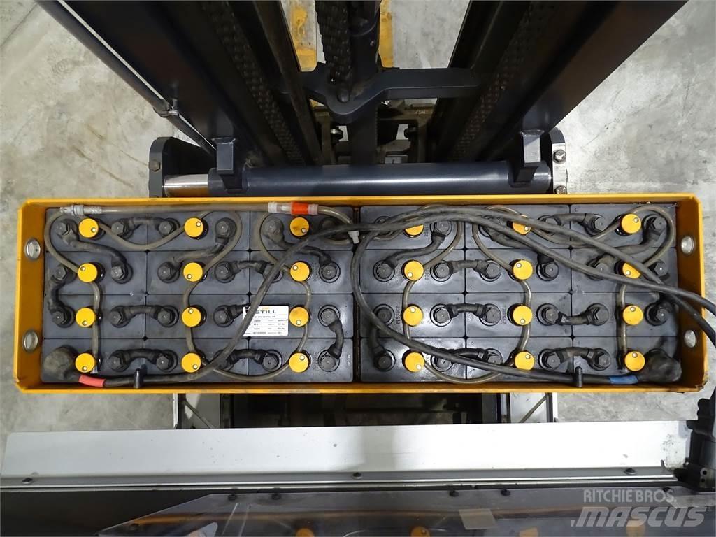 Still FM-X17 Reach truck