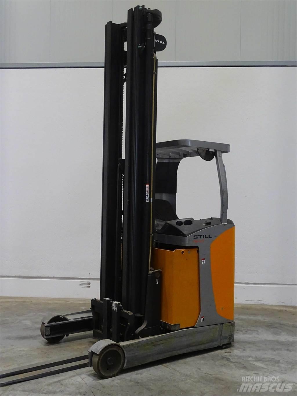 Still FM-X17 Reach truck