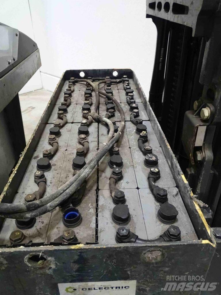 Still FM-X17 Reach truck