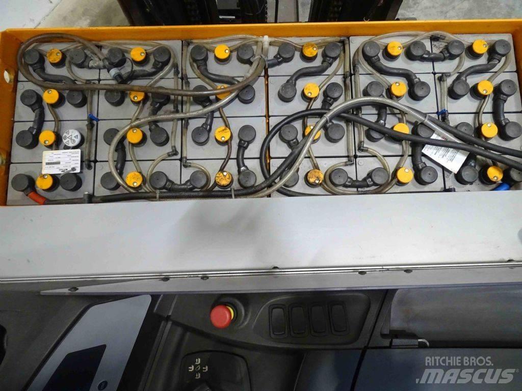 Still FM-X17 Reach truck