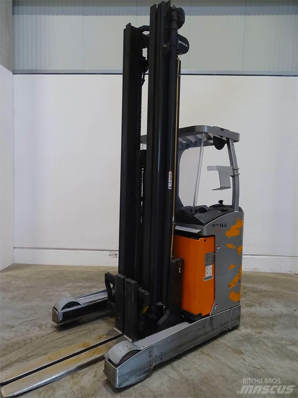 Still FM-X17 Reach truck
