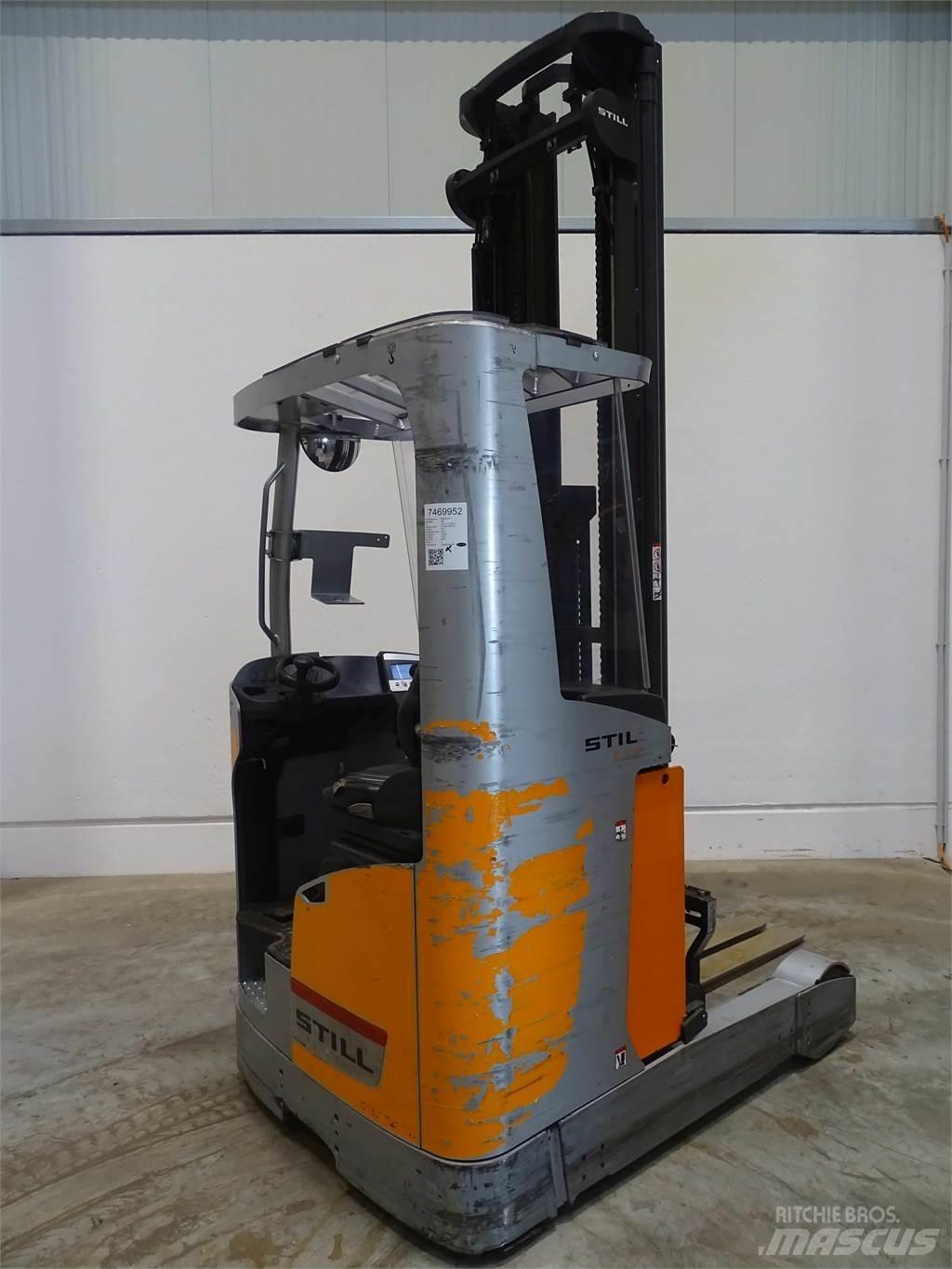Still FM-X17 Reach truck