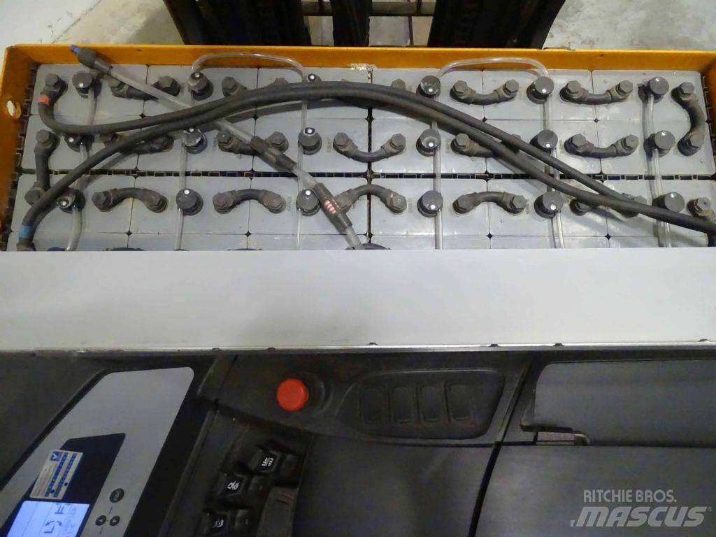 Still FM-X17 Reach truck