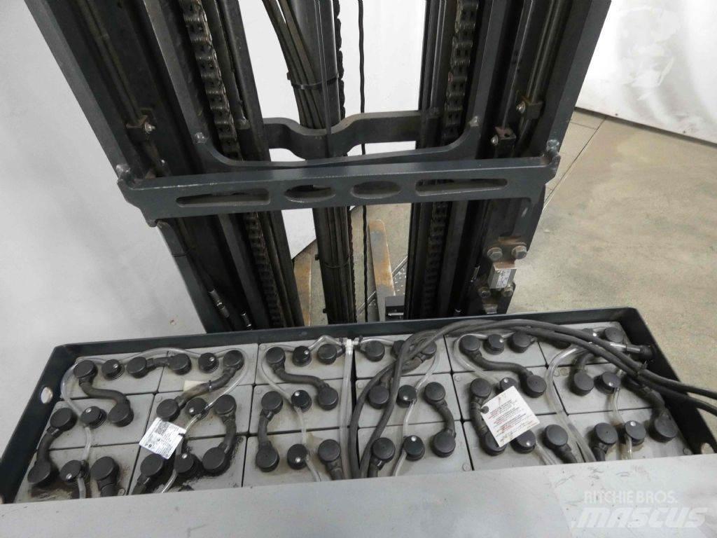 Still FM-X17 Reach truck