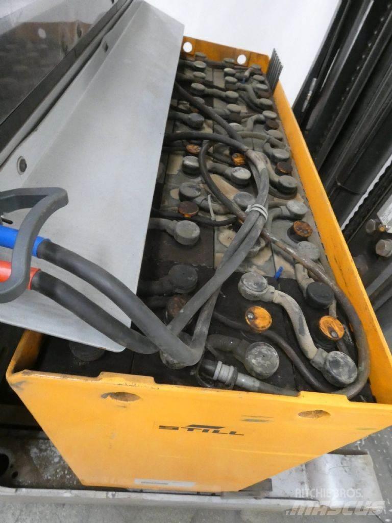 Still FM-X17 Reach truck