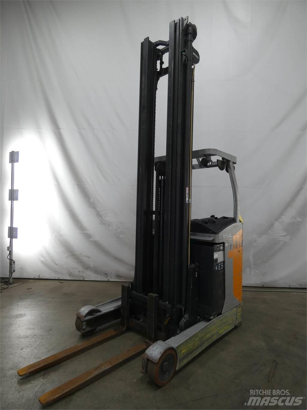 Still FM-X17 Reach truck
