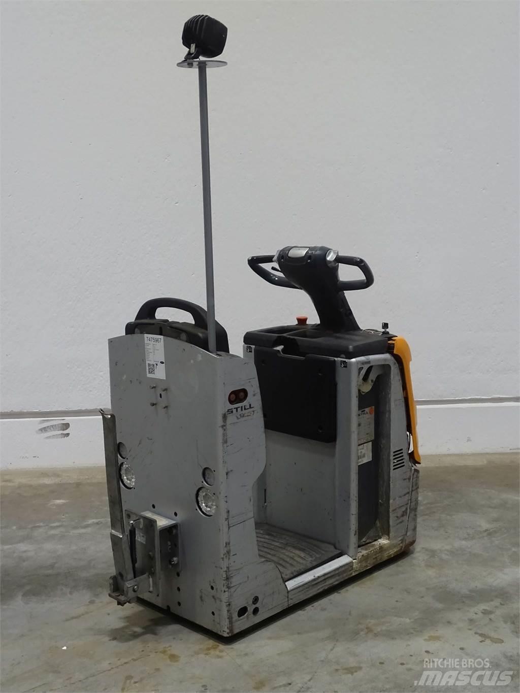 Still LTX20 Towing truck
