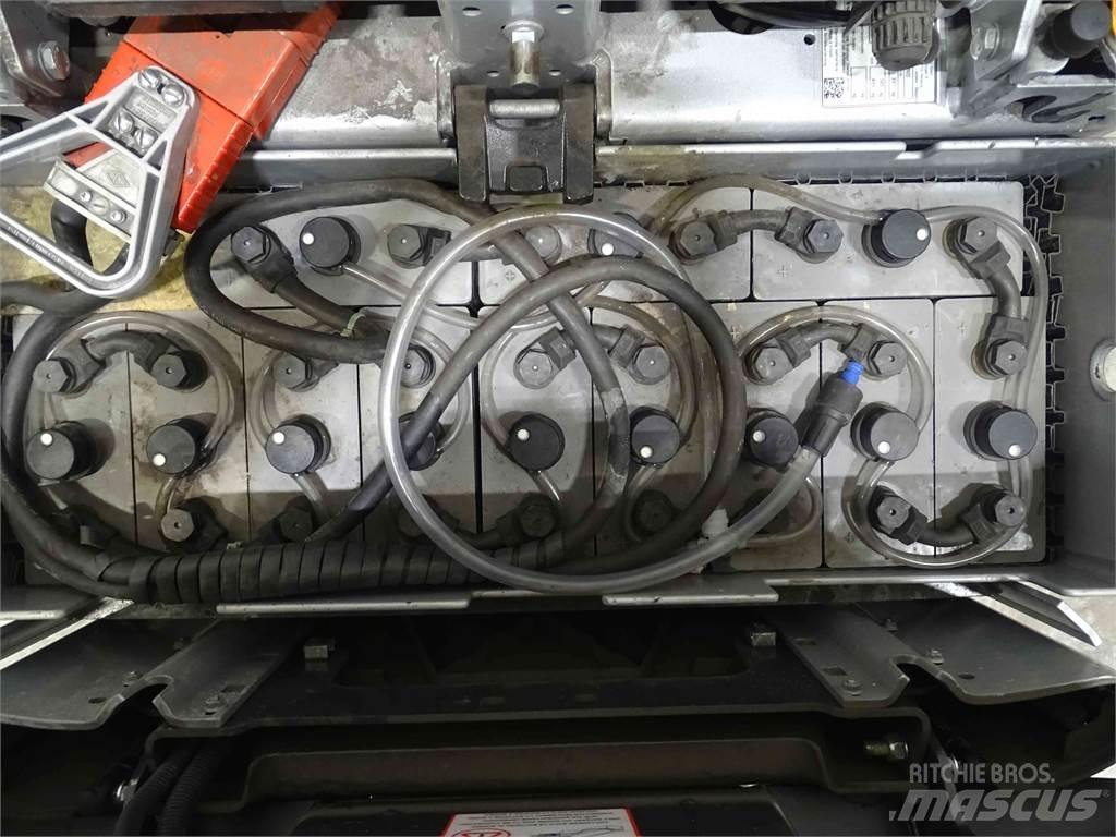Still LTX50 Towing truck