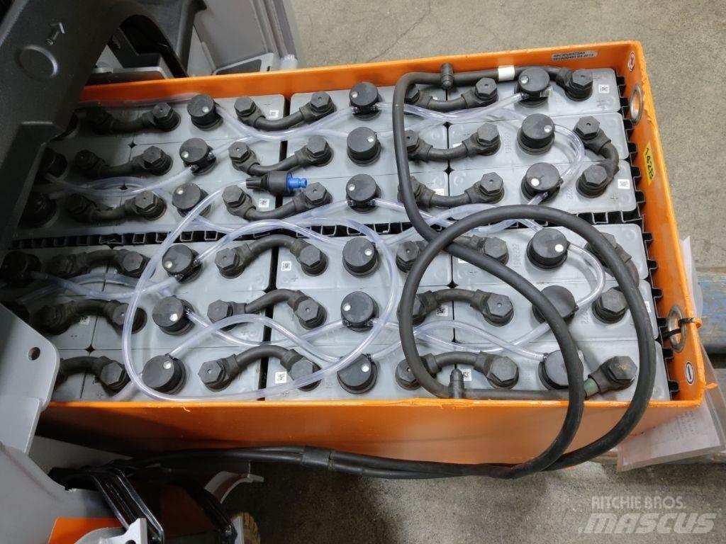 Still LTX70 Towing truck