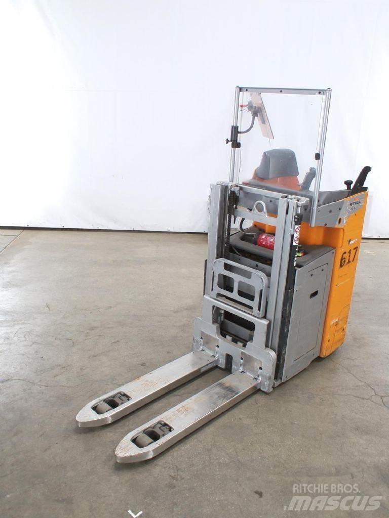 Still SXD20 Pedestrian stacker