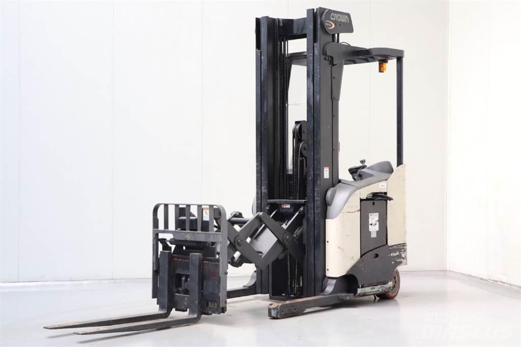 Crown RD5280S-30 Reach truck
