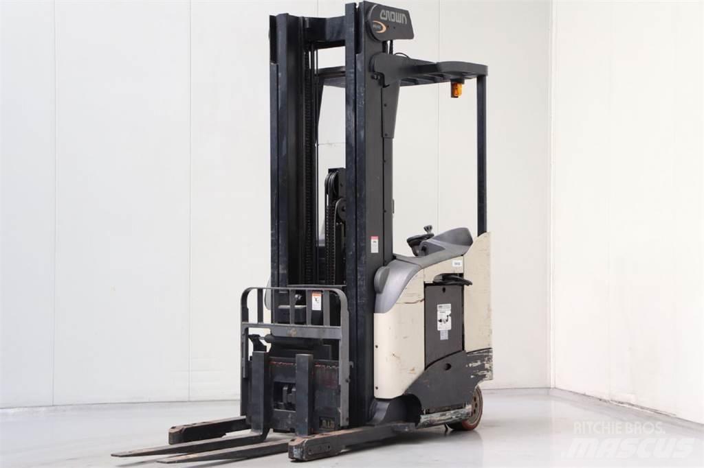 Crown RD5280S-30 Reach truck