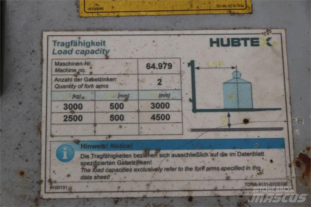 Hubtex DQ 30-G Sideloader