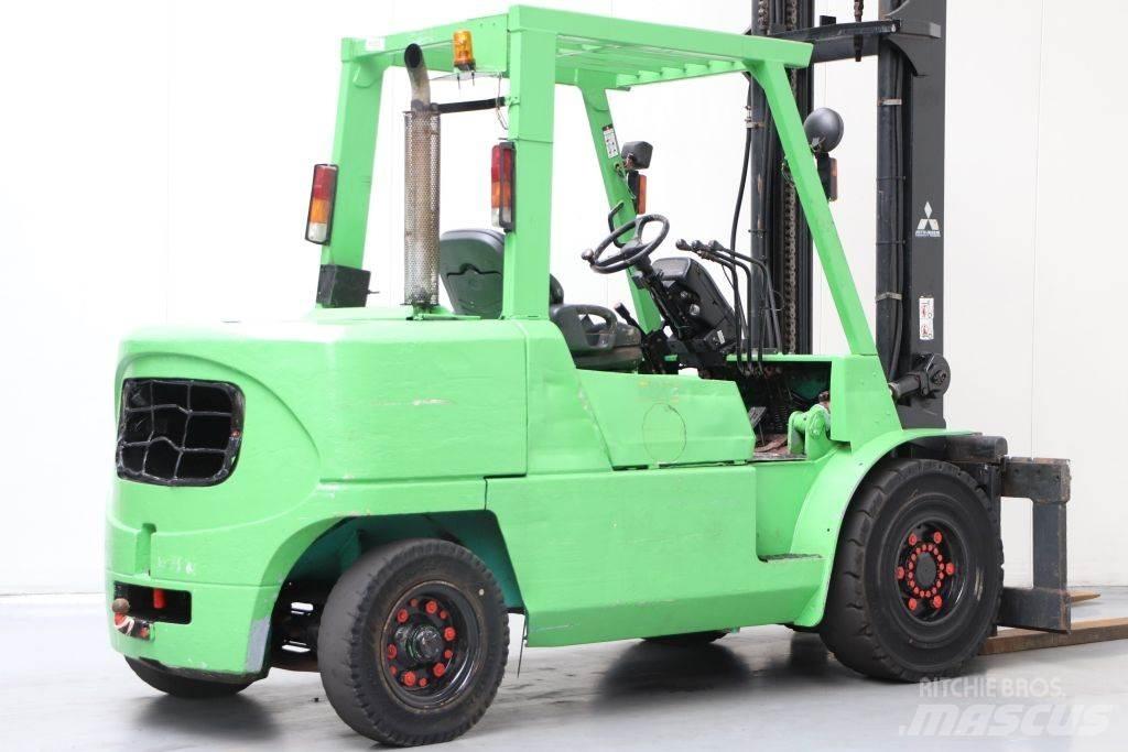 Mitsubishi FD50K Diesel trucks