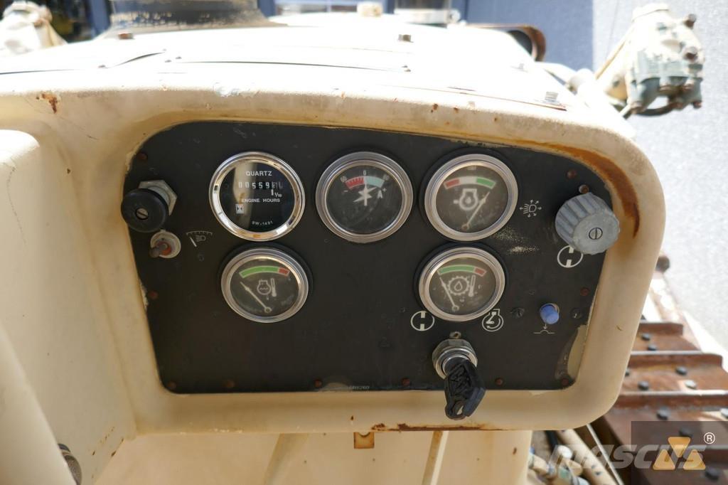 CAT D7G Ex-army Crawler dozers