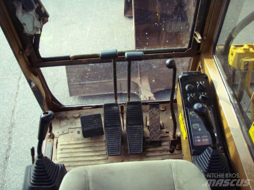 CAT E 70 B Midi excavators  7t - 12t