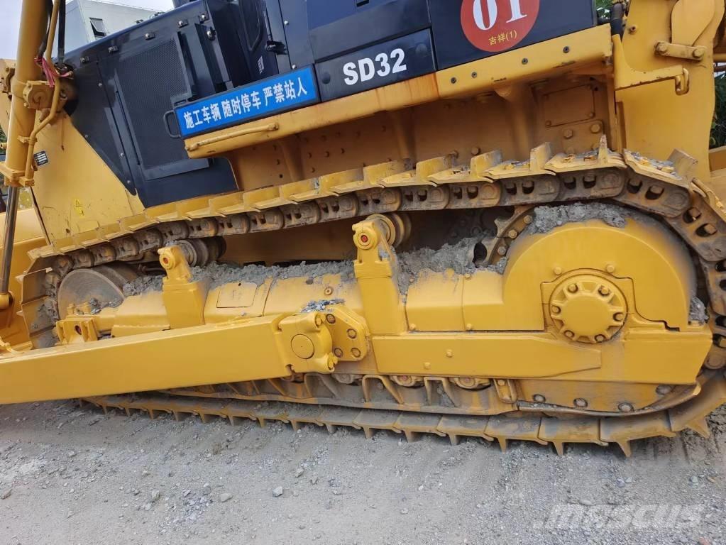 Shantui SD 32 Crawler dozers