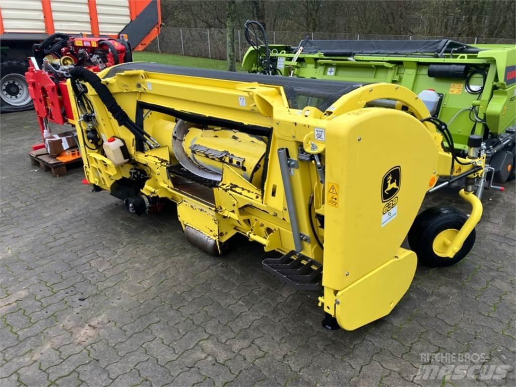 John Deere 8300i Forage harvesters