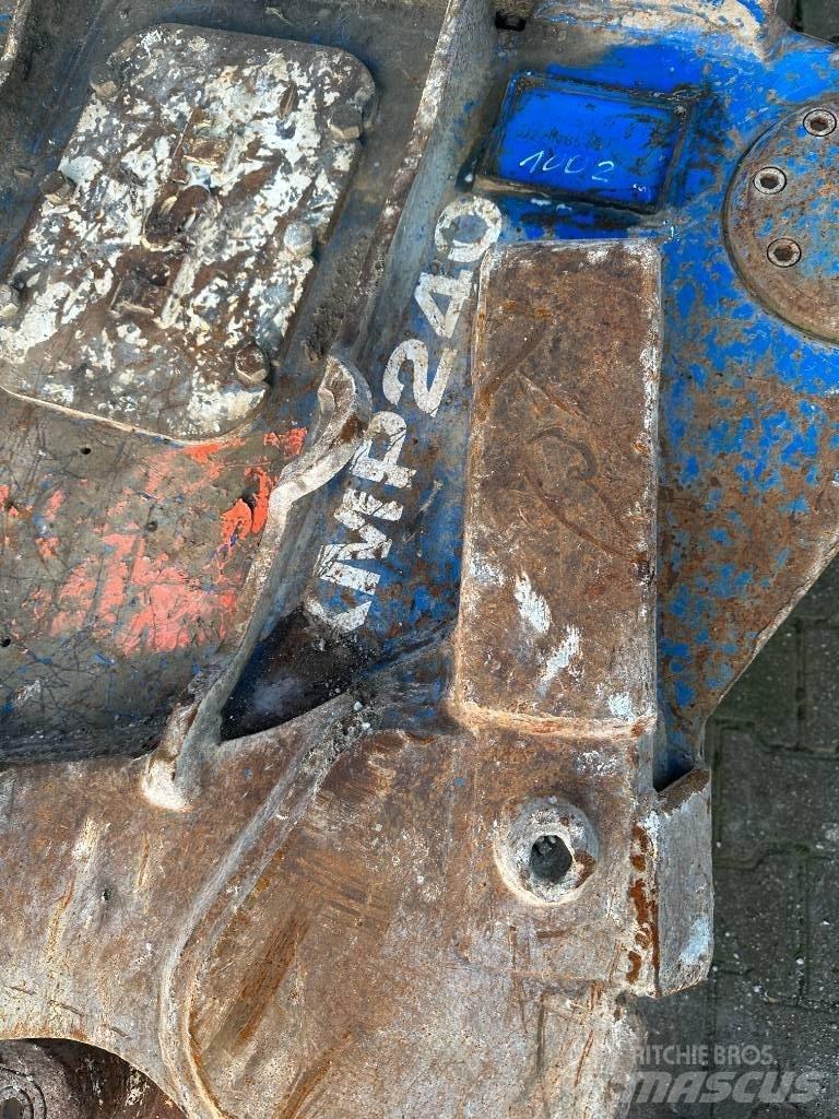 LST XMP 240 Crushers