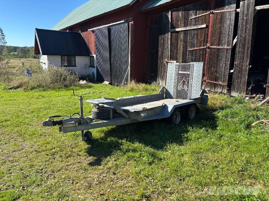 Ifor Williams 2 HB Low loaders