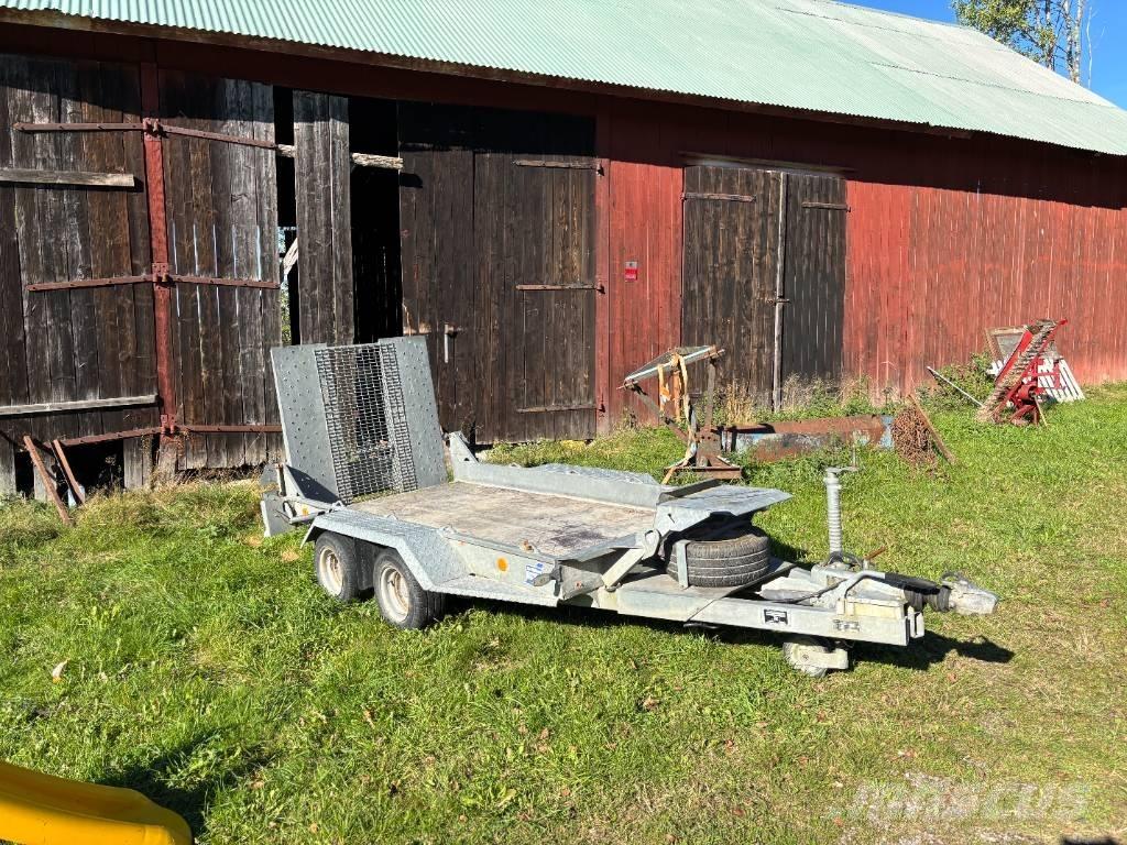 Ifor Williams 2 HB Low loaders