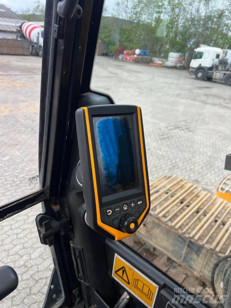 JCB JS 330 LC Crawler excavators