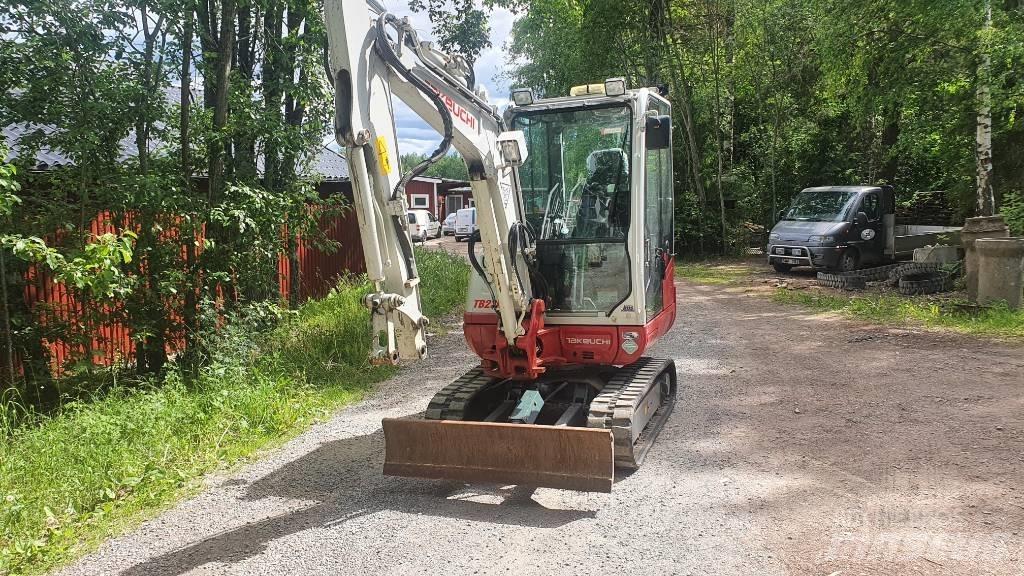 Takeuchi TB230 Mini excavators < 7t